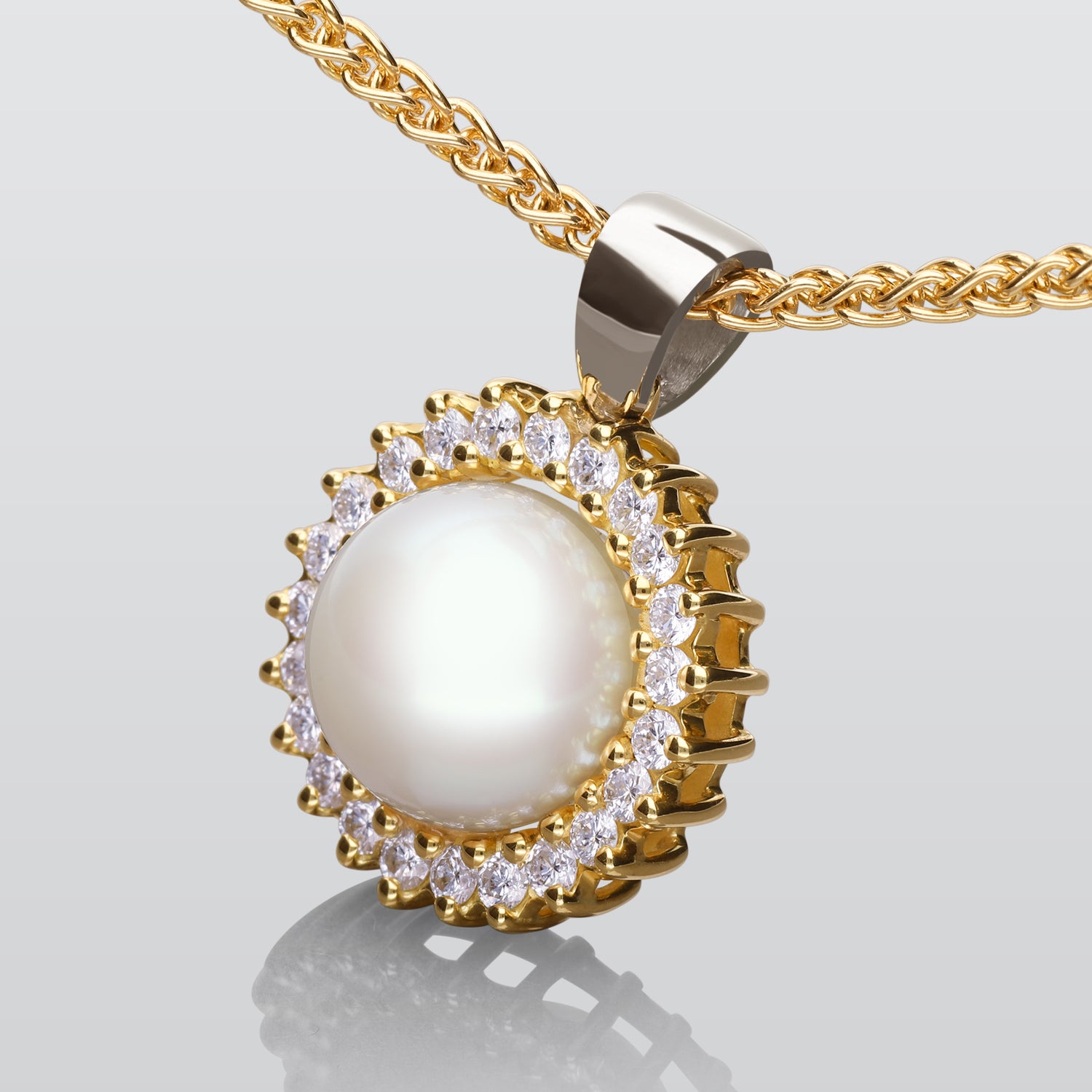 van Deijl Jewellery pearl necklace product photography